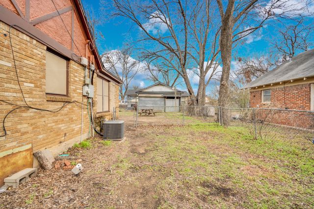 101 E Miller Street, Burleson, TX 76028