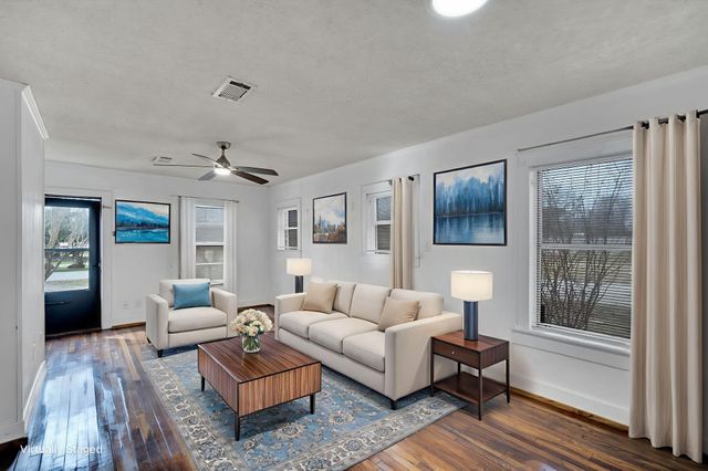 101 E Miller Street, Burleson, TX 76028