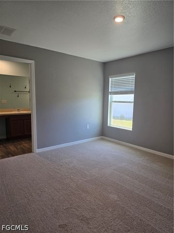 2122 NE 13th PL, Cape Coral, FL 33909