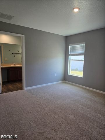 2122 NE 13th PL, Cape Coral, FL 33909