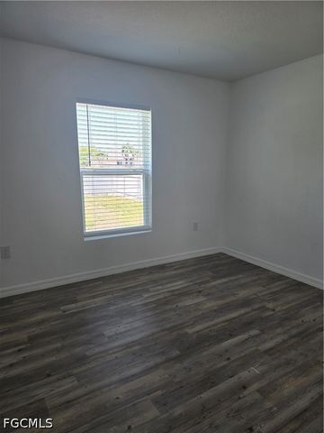 2122 NE 13th PL, Cape Coral, FL 33909