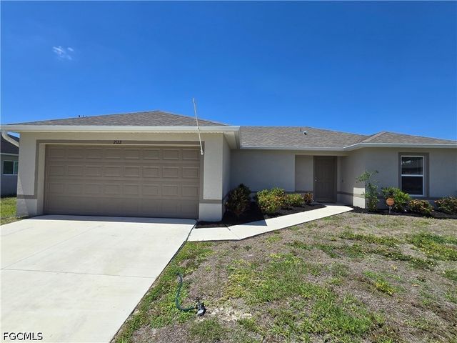2122 NE 13th PL, Cape Coral, FL 33909