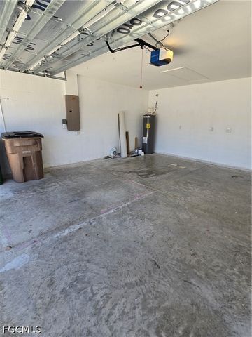 2122 NE 13th PL, Cape Coral, FL 33909