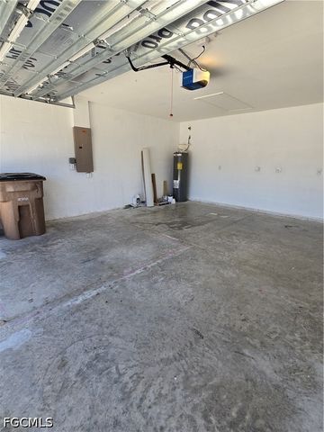 2122 NE 13th PL, Cape Coral, FL 33909