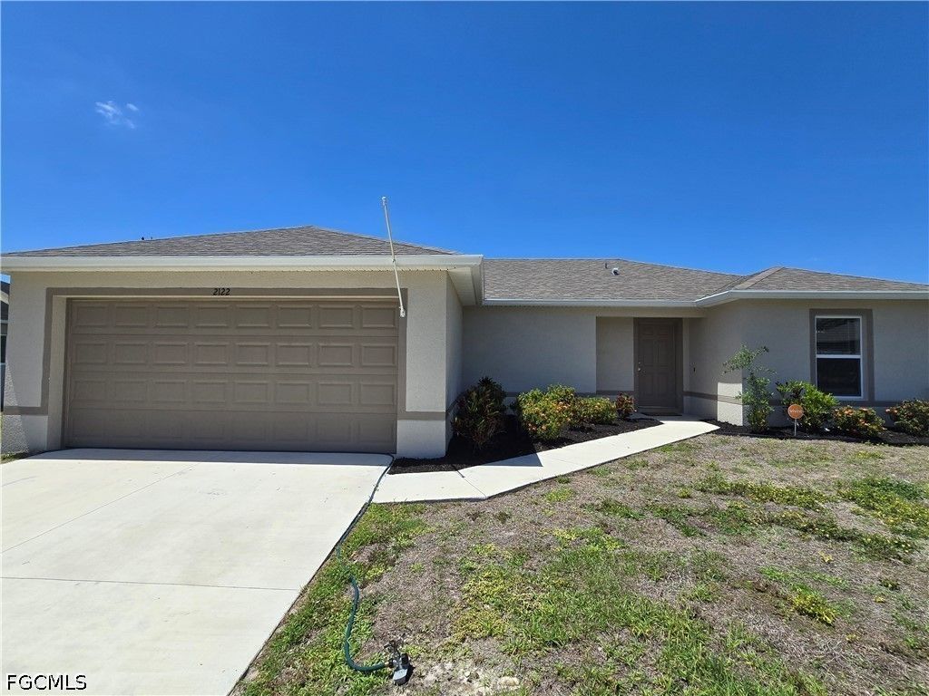 2122 NE 13th PL, Cape Coral, FL 33909