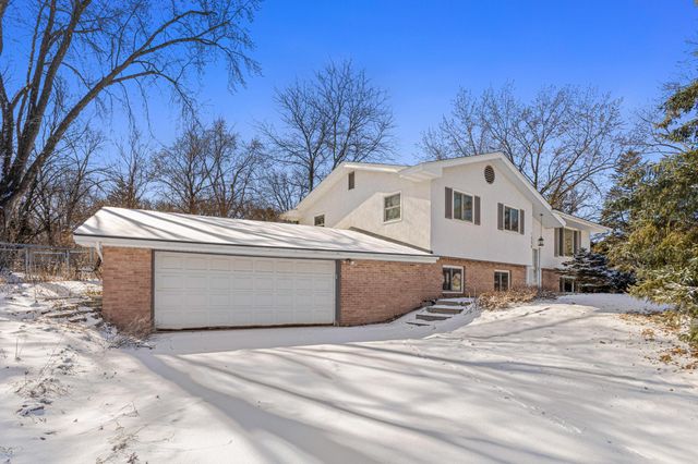 1056 Brooks Avenue W, Roseville, MN 55113