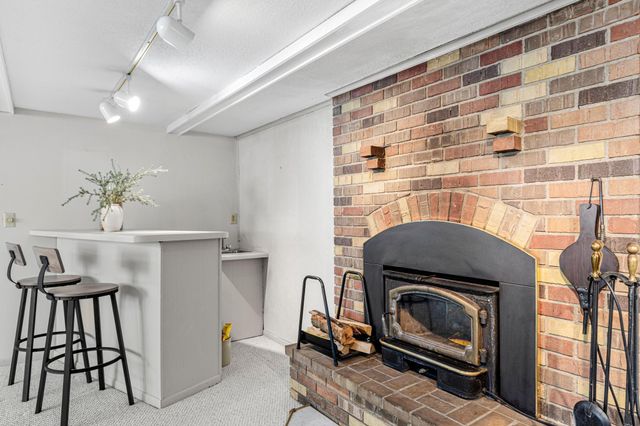 1056 Brooks Avenue W, Roseville, MN 55113