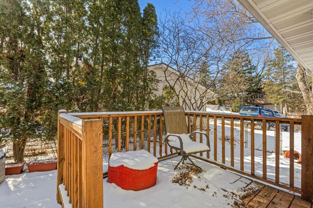 1056 Brooks Avenue W, Roseville, MN 55113