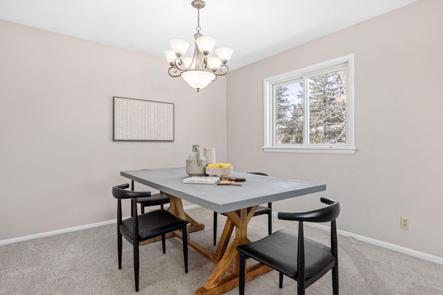 1056 Brooks Avenue W, Roseville, MN 55113