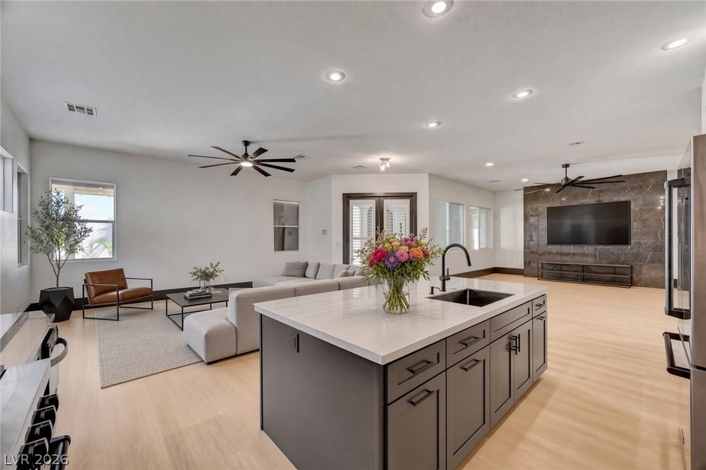 1028 Triumphant Street, Henderson, NV 89052 — photo 4