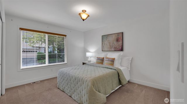 1965 16th Court NE, Issaquah, WA 98029