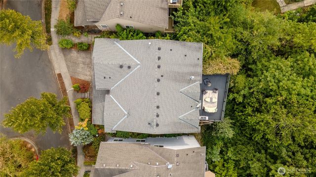 1965 16th Court NE, Issaquah, WA 98029