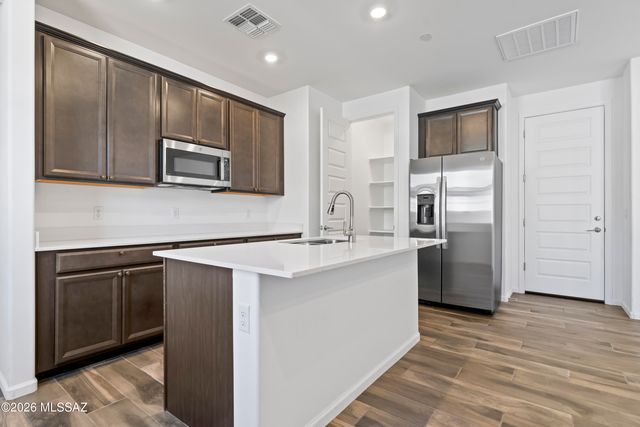 17579 S Ridgerunner Drive, Vail, AZ 85641