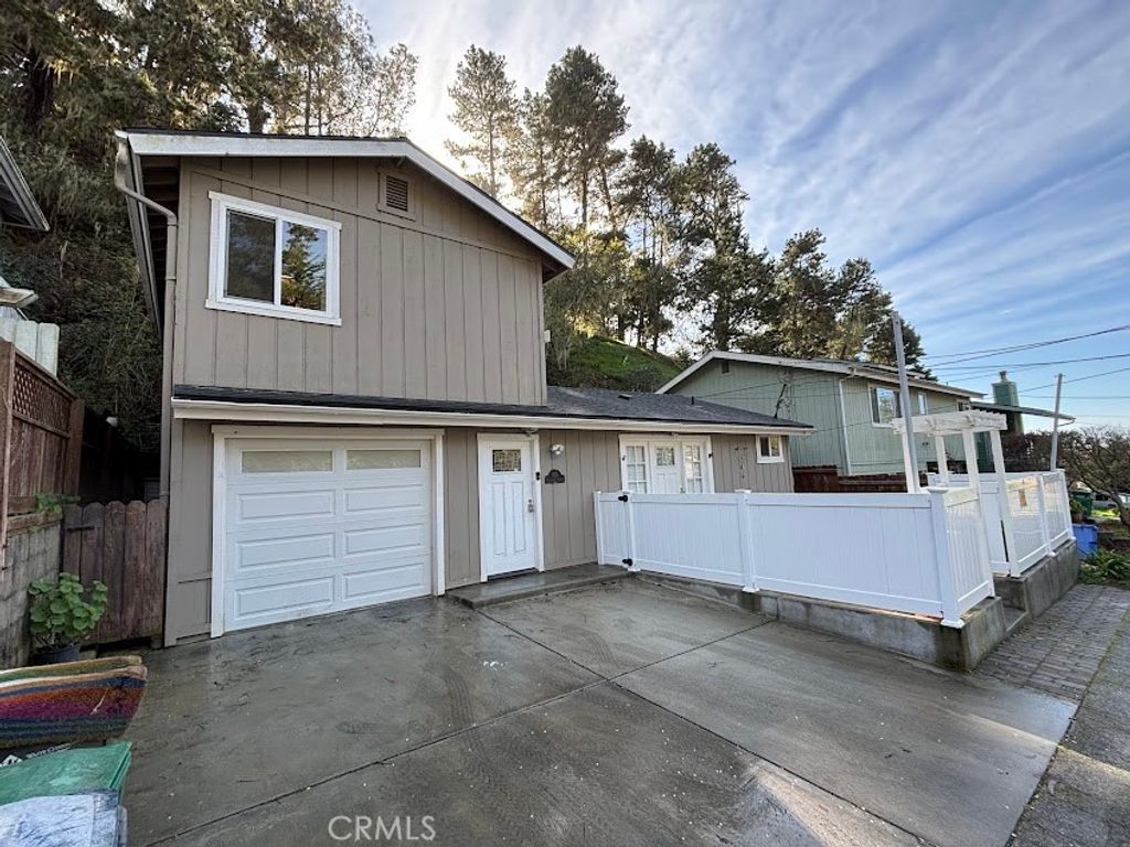 924 Sheffield, Cambria, CA 93428