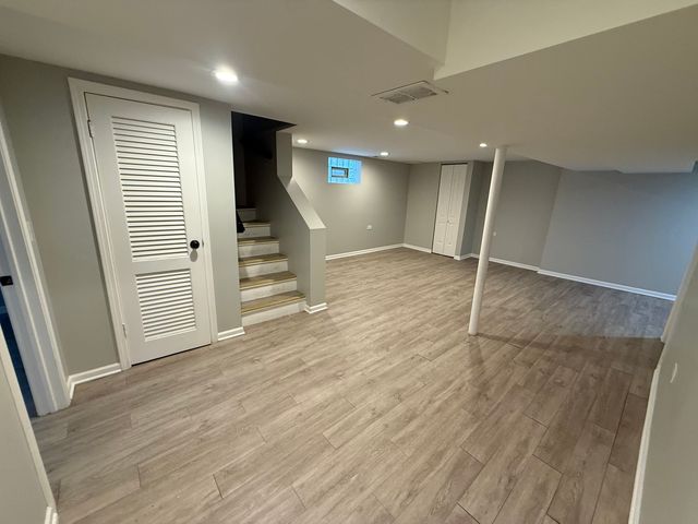 5423 W 63rd Place, Chicago, IL 60638