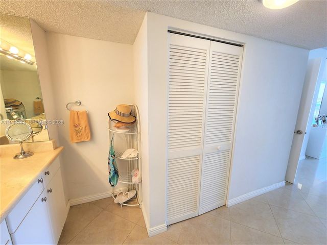 290 174th St 1607, Sunny Isles Beach, FL 33160