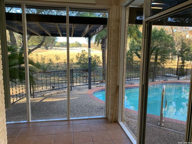 29403 FAIRWAY BLUFF DR, Fair Oaks Ranch, TX 78015