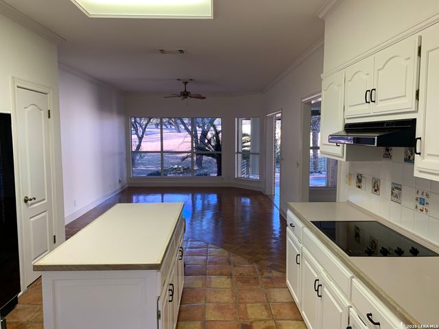 29403 FAIRWAY BLUFF DR, Fair Oaks Ranch, TX 78015
