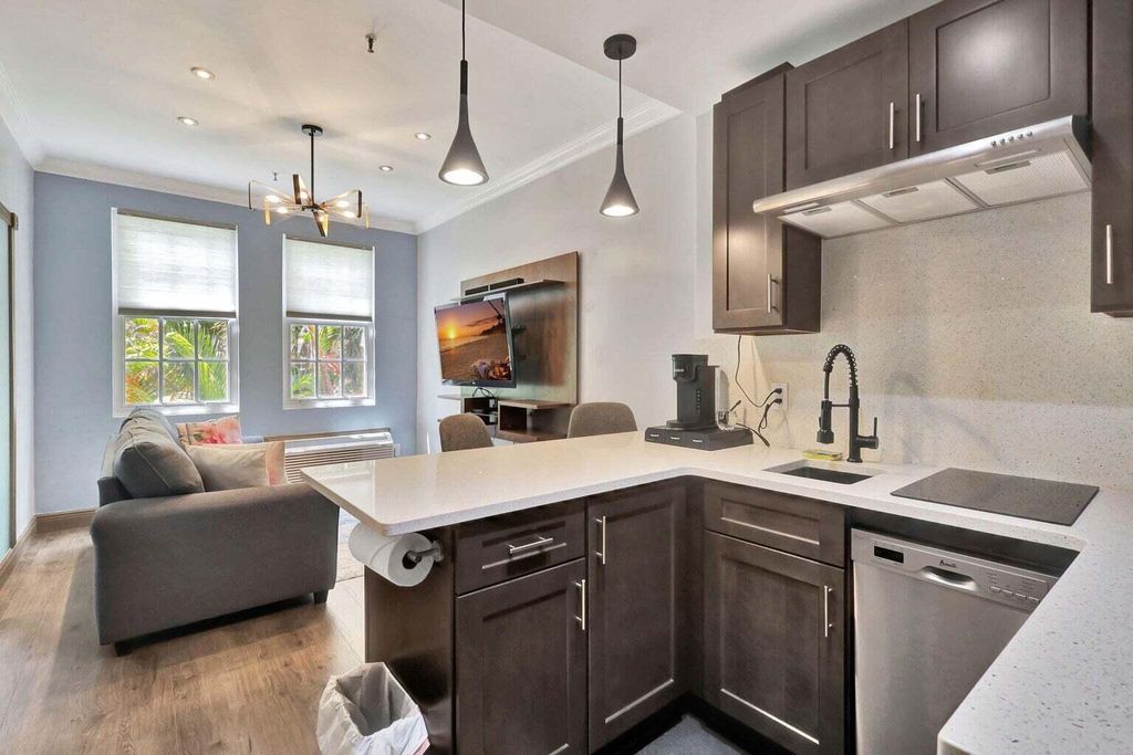 235 E Sunrise Avenue 2241, Palm Beach, FL 33480