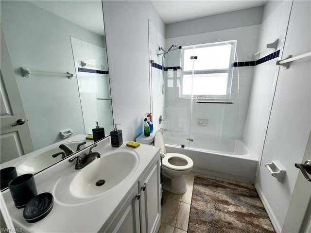 6270 Huntington Lakes CIR 201, Naples, FL 34119