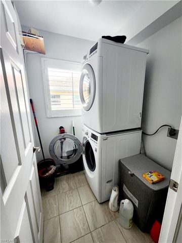 6270 Huntington Lakes CIR 201, Naples, FL 34119