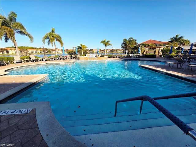 6270 Huntington Lakes CIR 201, Naples, FL 34119