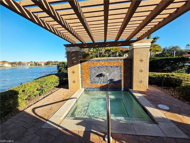 6270 Huntington Lakes CIR 201, Naples, FL 34119