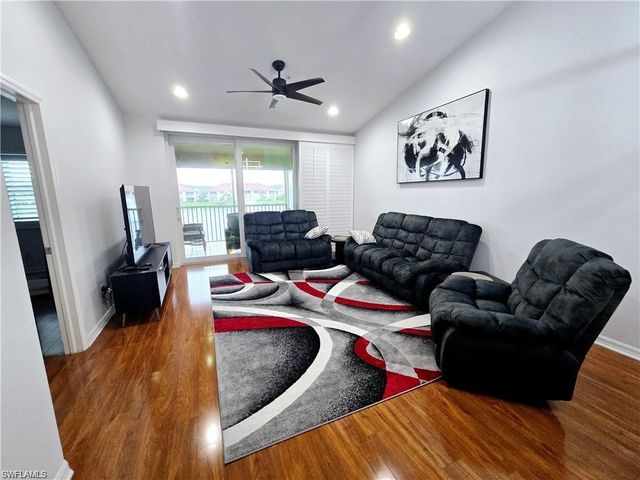 6270 Huntington Lakes CIR 201, Naples, FL 34119