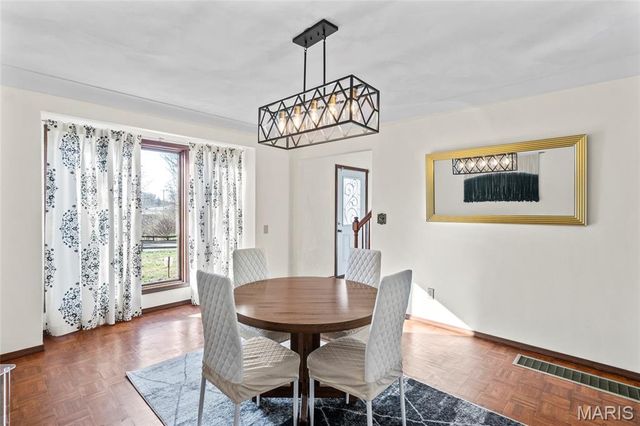 6589 Oak Hill Manor, Glen Carbon, IL 62034