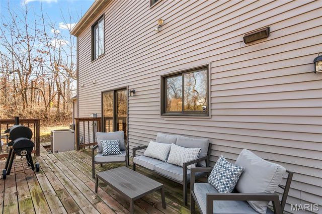 6589 Oak Hill Manor, Glen Carbon, IL 62034