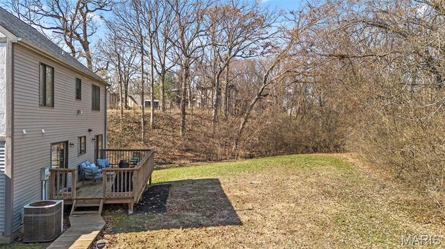 6589 Oak Hill Manor, Glen Carbon, IL 62034