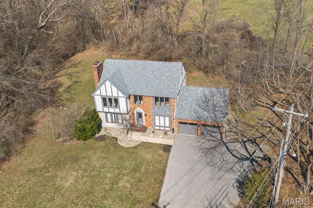 6589 Oak Hill Manor, Glen Carbon, IL 62034