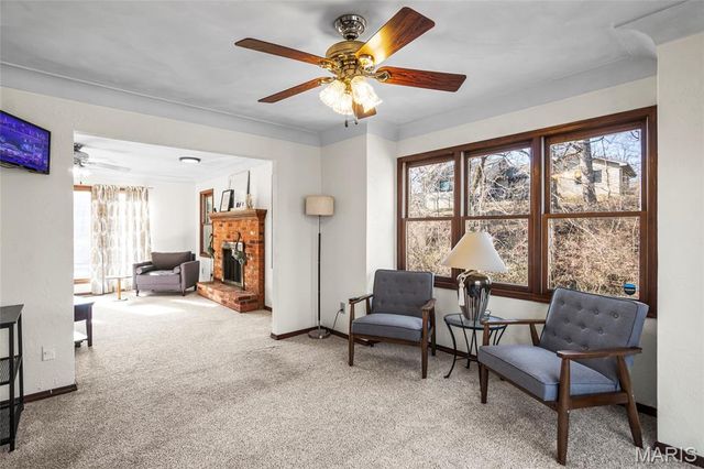 6589 Oak Hill Manor, Glen Carbon, IL 62034