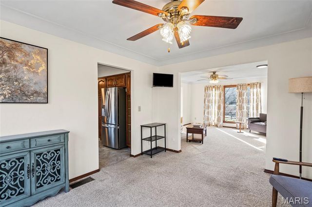 6589 Oak Hill Manor, Glen Carbon, IL 62034