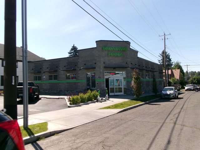 2004 W Broadway Ave, Spokane, WA 99201