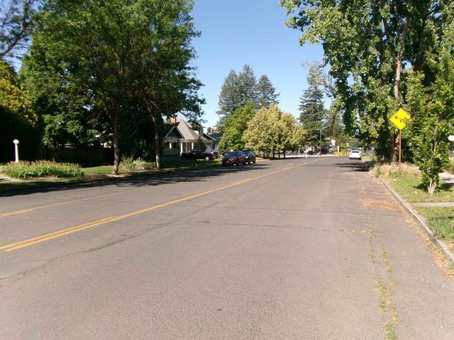 2004 W Broadway Ave, Spokane, WA 99201