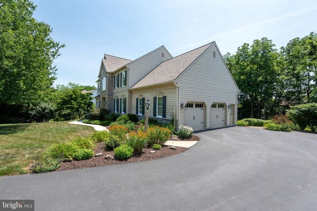 1115 PERSIMMON DR, Lancaster, PA 17601