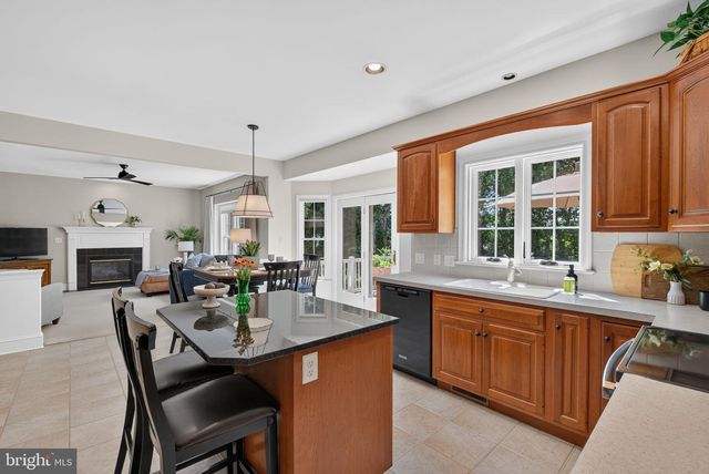 1115 PERSIMMON DR, Lancaster, PA 17601
