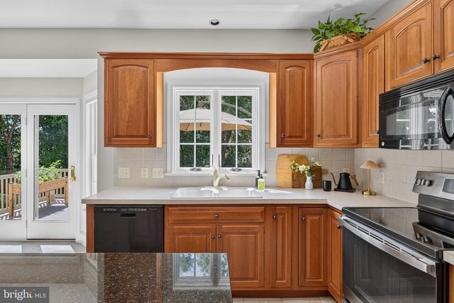 1115 PERSIMMON DR, Lancaster, PA 17601
