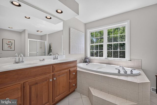 1115 PERSIMMON DR, Lancaster, PA 17601