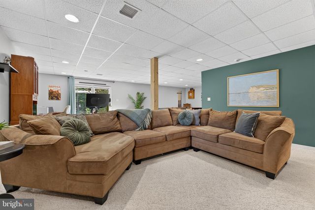1115 PERSIMMON DR, Lancaster, PA 17601