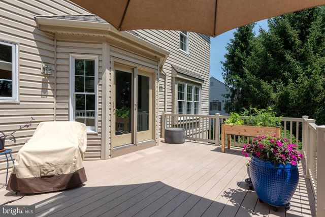1115 PERSIMMON DR, Lancaster, PA 17601