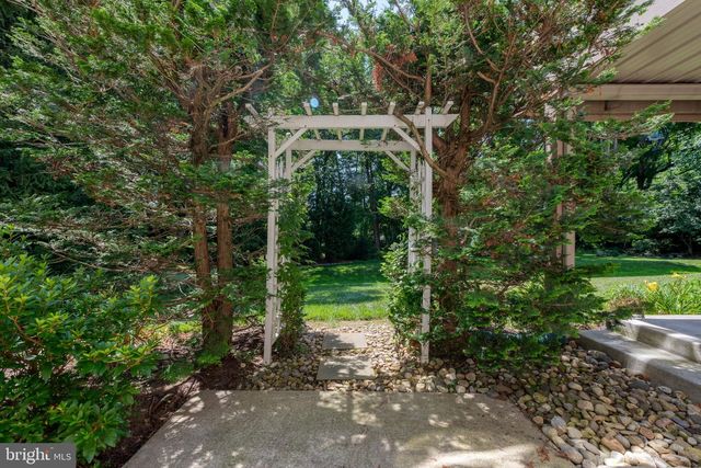 1115 PERSIMMON DR, Lancaster, PA 17601