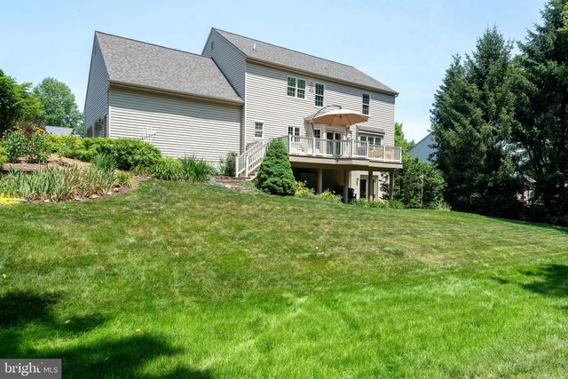 1115 PERSIMMON DR, Lancaster, PA 17601