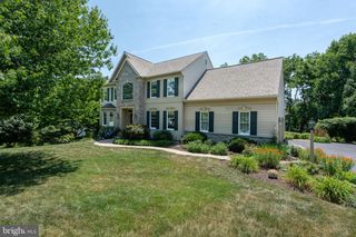 1115 PERSIMMON DR, Lancaster, PA 17601