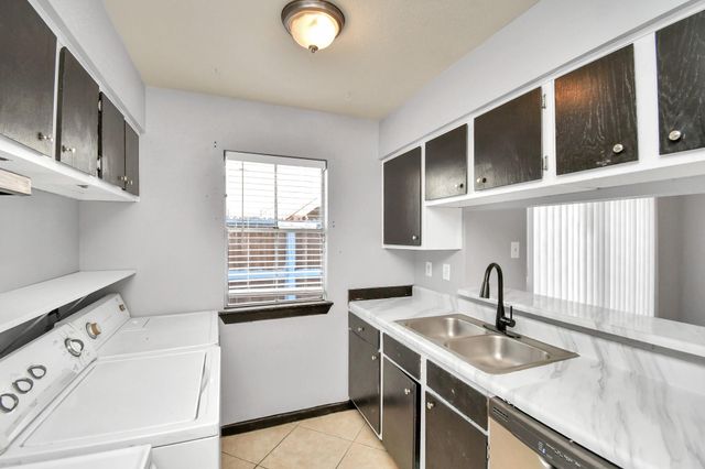 9350 Country Creek Drive 6, Houston, TX 77036