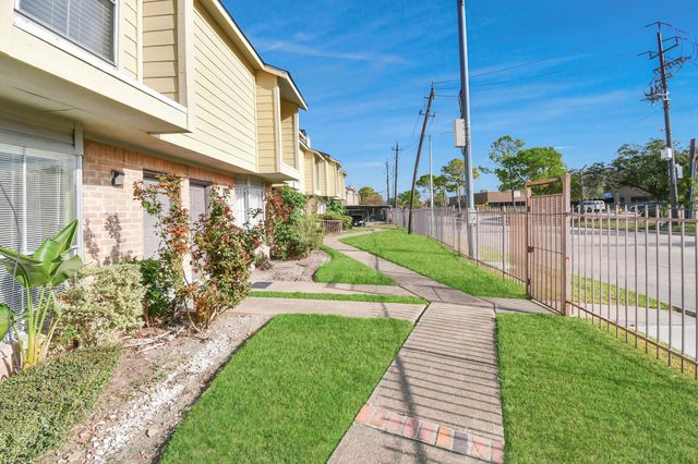 9350 Country Creek Drive 6, Houston, TX 77036