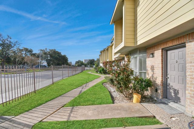 9350 Country Creek Drive 6, Houston, TX 77036