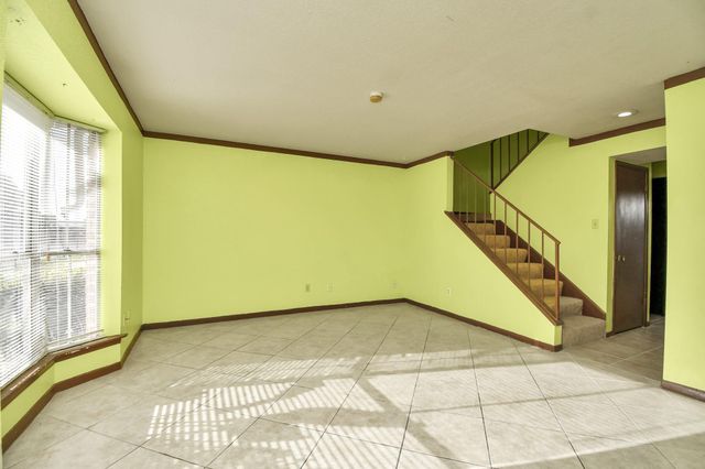 9350 Country Creek Drive 6, Houston, TX 77036