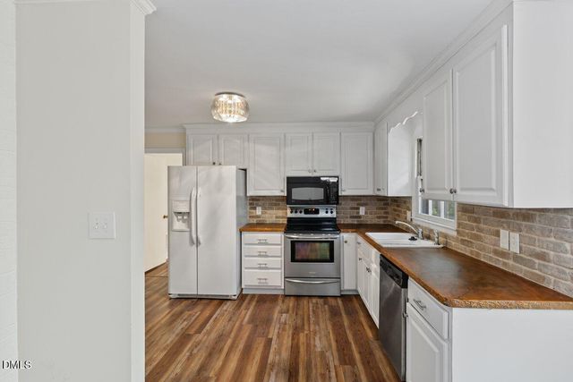 8501 Shadow Wood Place, Raleigh, NC 27613
